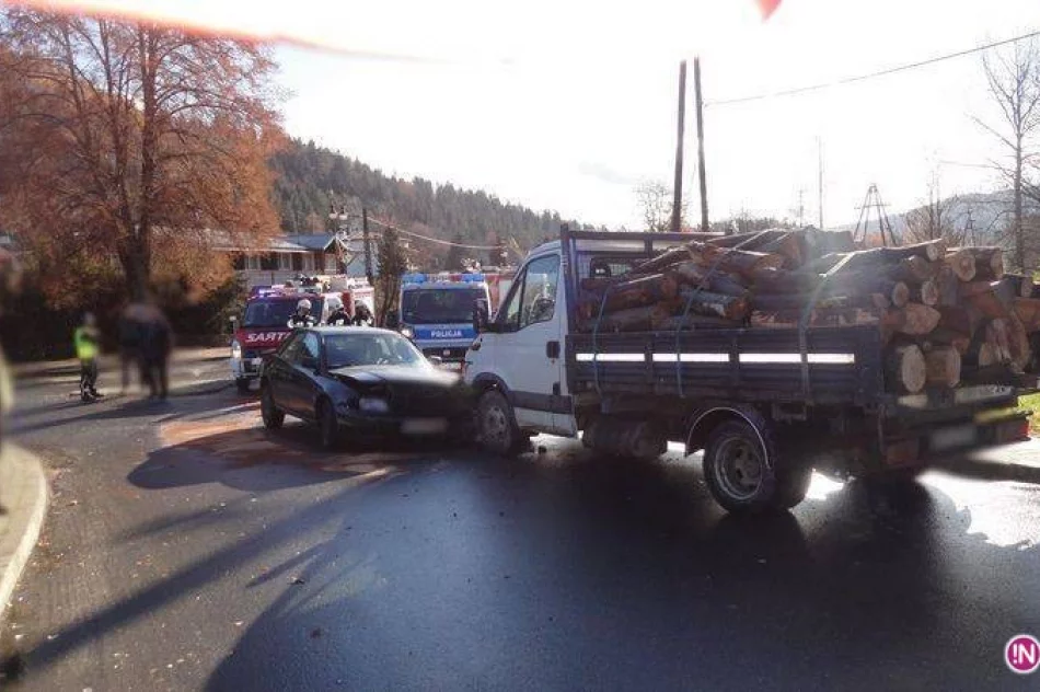 Zderzenie dwóch aut  w Złockiem - zdjęcie 2