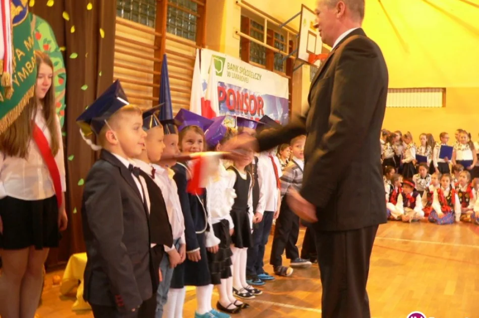 Szkoła otrzymała nowy sztandar podczas swojego święta - zdjęcie 3