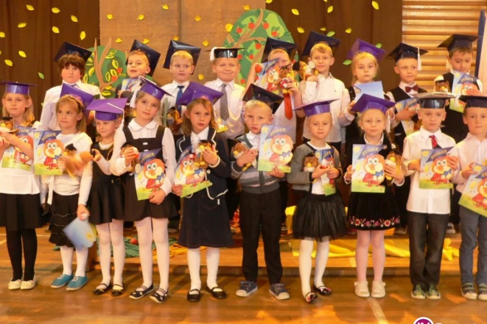 Szkoła otrzymała nowy sztandar podczas swojego święta - zdjęcie 4