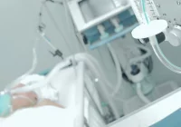 W szpitalu zmarły 3 osoby z COVID-19, 2 kolejne trafiły na OIOM. Wszystkie nie były szczepione - zdjęcie główne