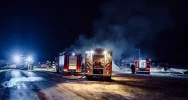 Spłonął budynek, wyposażenie i gotowe produkty. Pożar gasiło 46 strażaków - zdjęcie 2