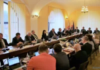 Władze powiatu zapewniają że "na bieżąco monitorują sytuację epidemiologiczną" - zdjęcie główne