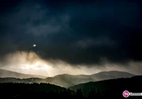 Do Polski zbliża się cyklon. Może wiać nawet 100 km/h. Wyżej w górach pada śnieg - zdjęcie główne