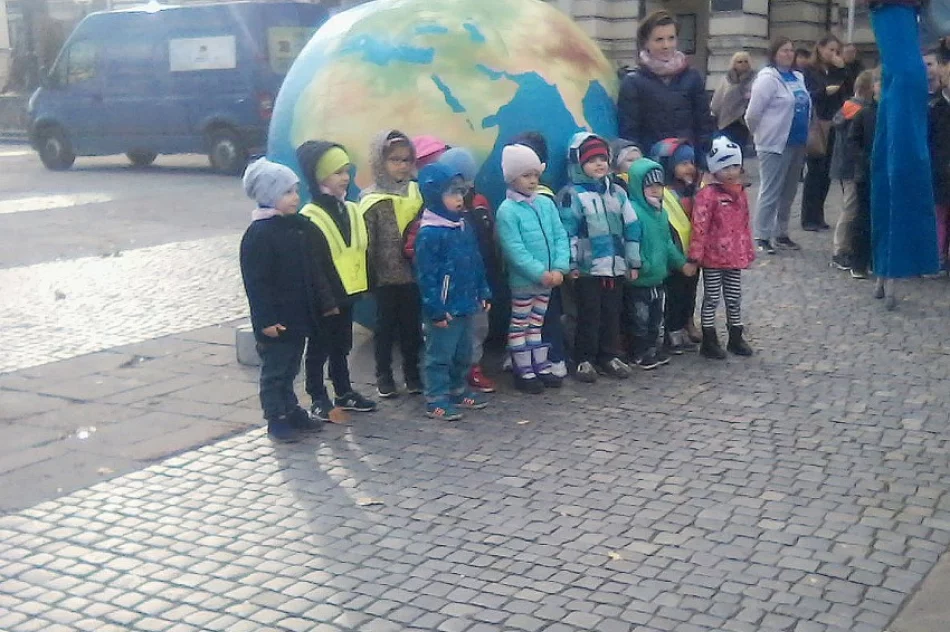 Za dnia happening na rzecz czystego powietrza, wieczorem dusimy się w smogu - zdjęcie 2