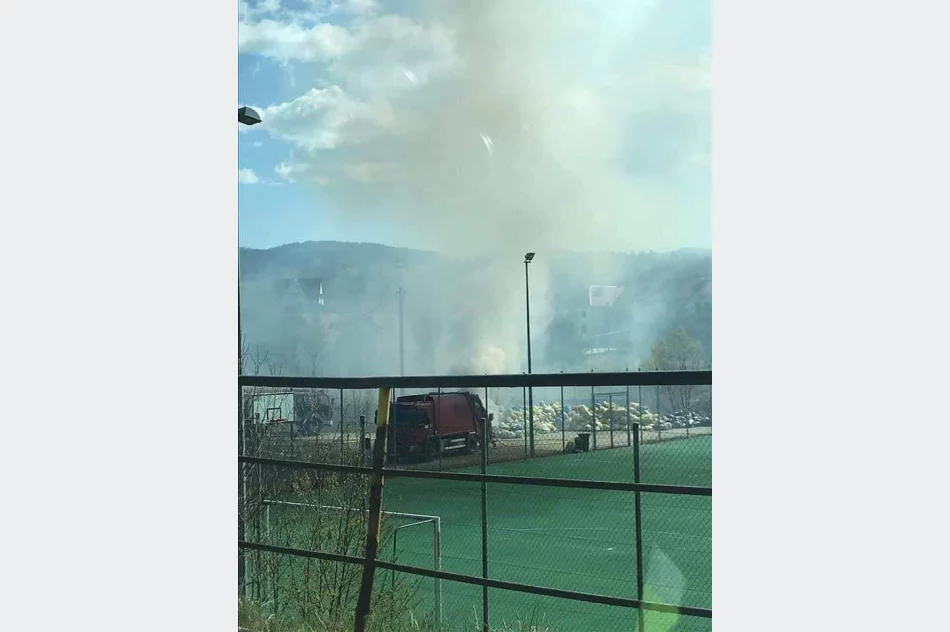 Zapaliła się instalacja elektryczna w śmieciarce - zdjęcie 3