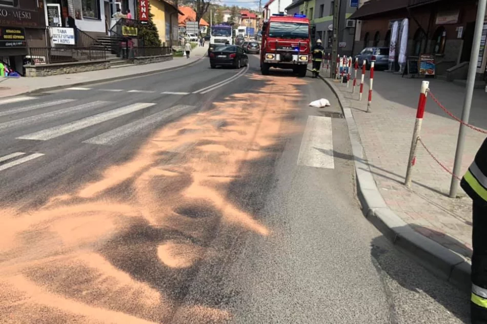 Zderzenie dwóch samochodów na skrzyżowaniu - zdjęcie 2