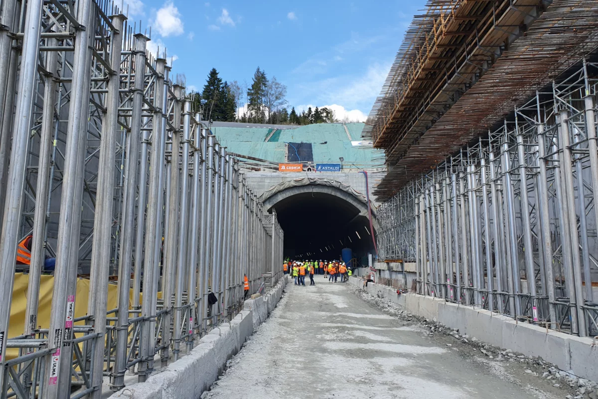 Lewy tunel pod Luboniem Małym został przebity 