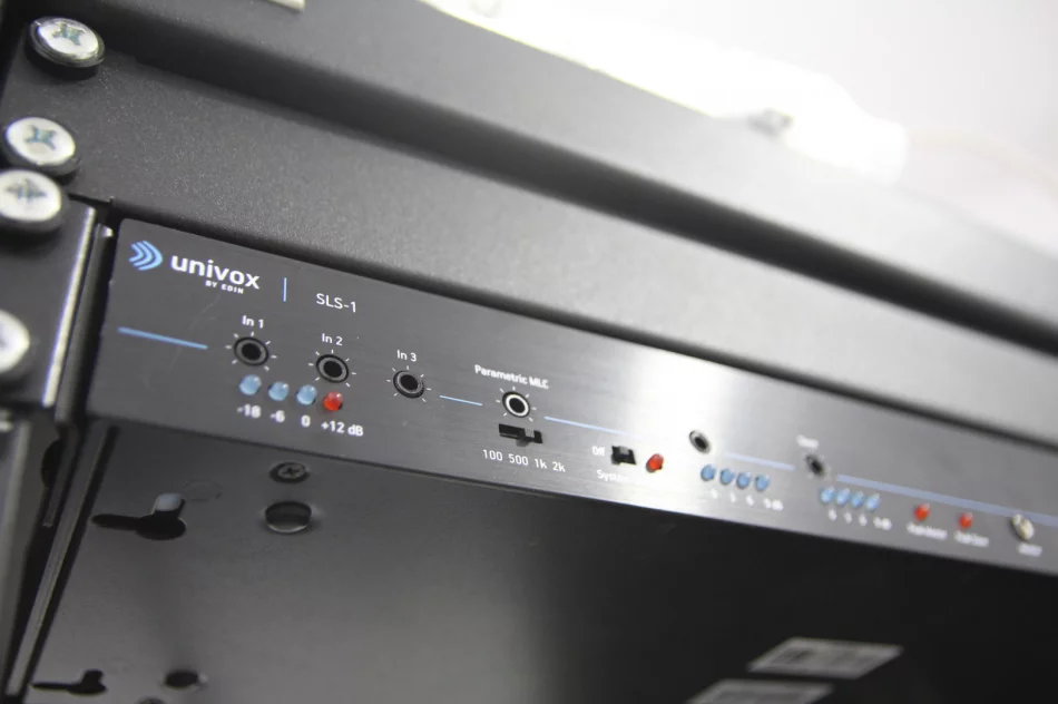 Wyposażanie kina KLAPS - relacja z prac - zdjęcie 4