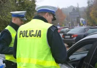 Policja apeluje: zadbajmy o bezpieczeństwo na drogach podczas długiego weekendu - zdjęcie główne