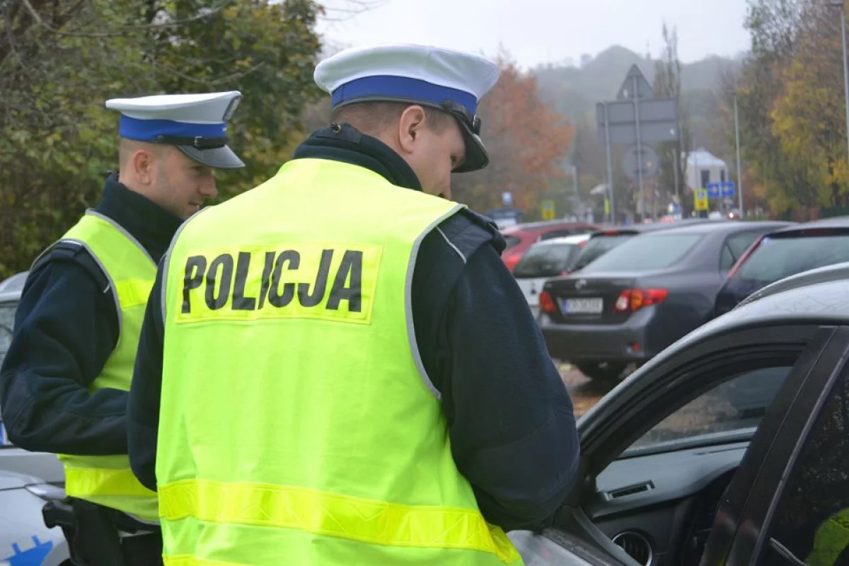 Policja apeluje: zadbajmy o bezpieczeństwo na drogach podczas długiego weekendu