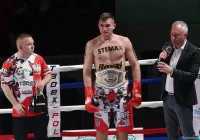 Nie poddaje się, chce się podnieść po dotkliwej porażce - zdjęcie główne