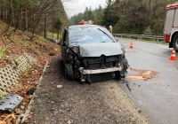 Dachował samochód, do szpitala trafiła jedna osoba - zdjęcie główne