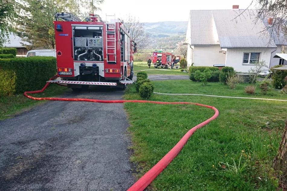 Doszczętnie spłonął samochód - zdjęcie 3