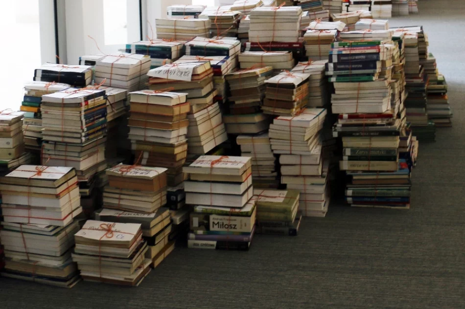 Trwa przeprowadzka biblioteki. Meble i regały kosztowały ponad 400 tys. zł - zdjęcie 2