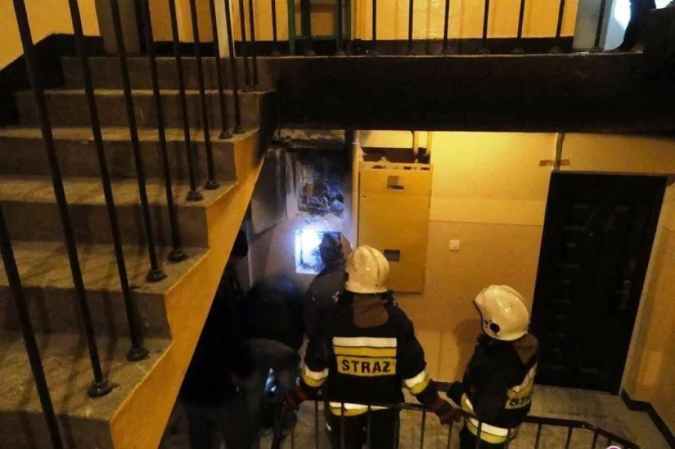 Pożar w bloku przy ulicy Grota Roweckiego - zdjęcie 2