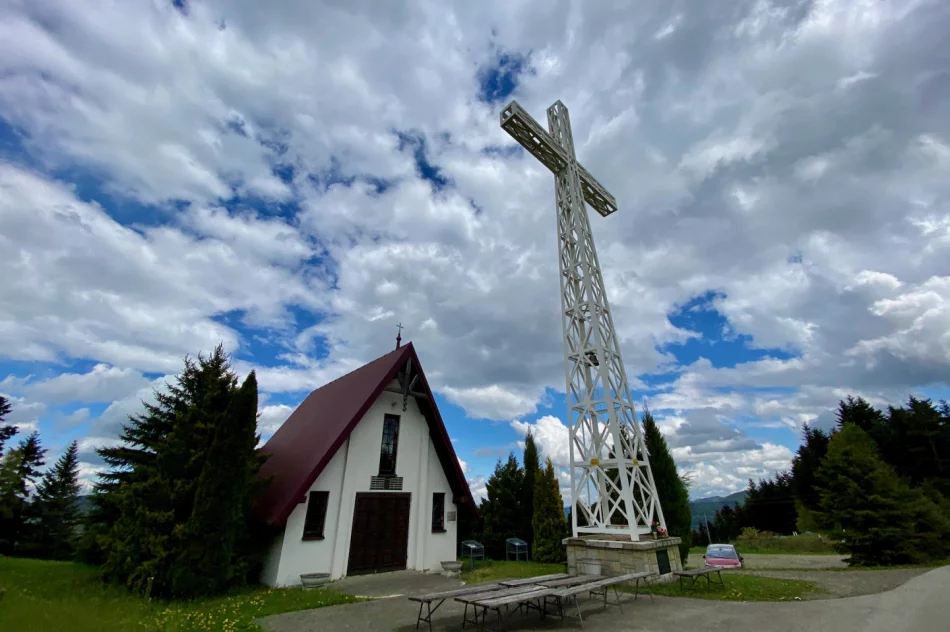 Wieża widokowa na Mogielicy została zamknięta. Dużo turystów na szlakach - zdjęcie 7
