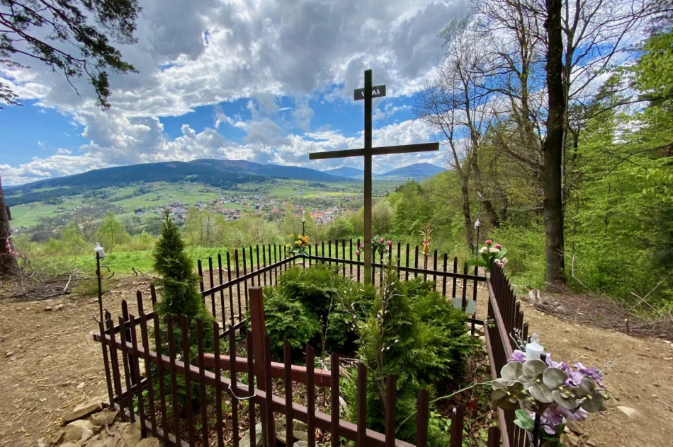 Wieża widokowa na Mogielicy została zamknięta. Dużo turystów na szlakach - zdjęcie 8