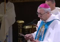 Przewodniczący Episkopatu dokonał zawierzenia Polski Chrystusowi i Matce Bożej - zdjęcie główne