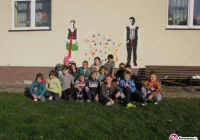 Folklor i graffiti - mural zdobi budynek szkoły - zdjęcie główne