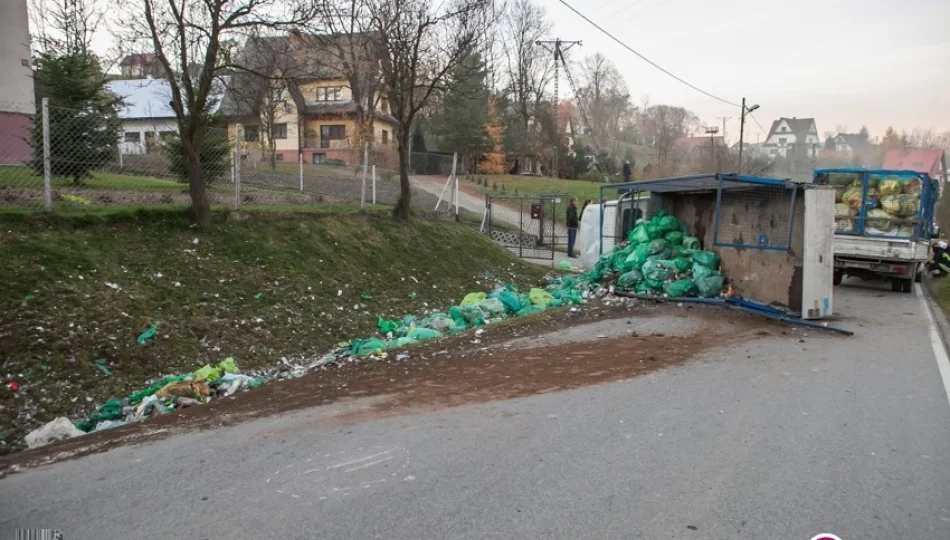 Sprawca trzeźwieje w areszcie. Wypadkiem zajmie się prokuratura - zdjęcie 1