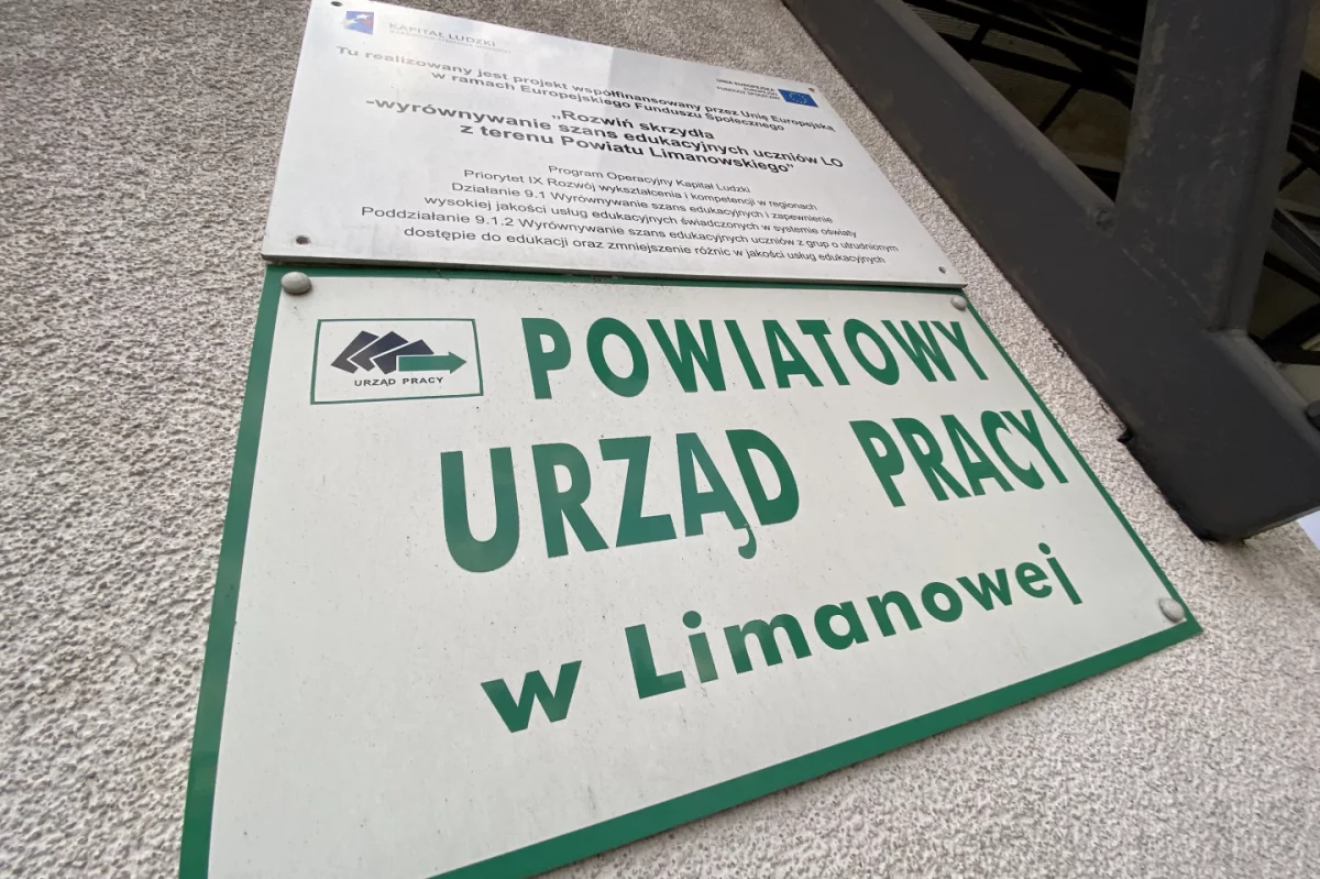 Spadek liczby osób bezrobotnych w powiecie