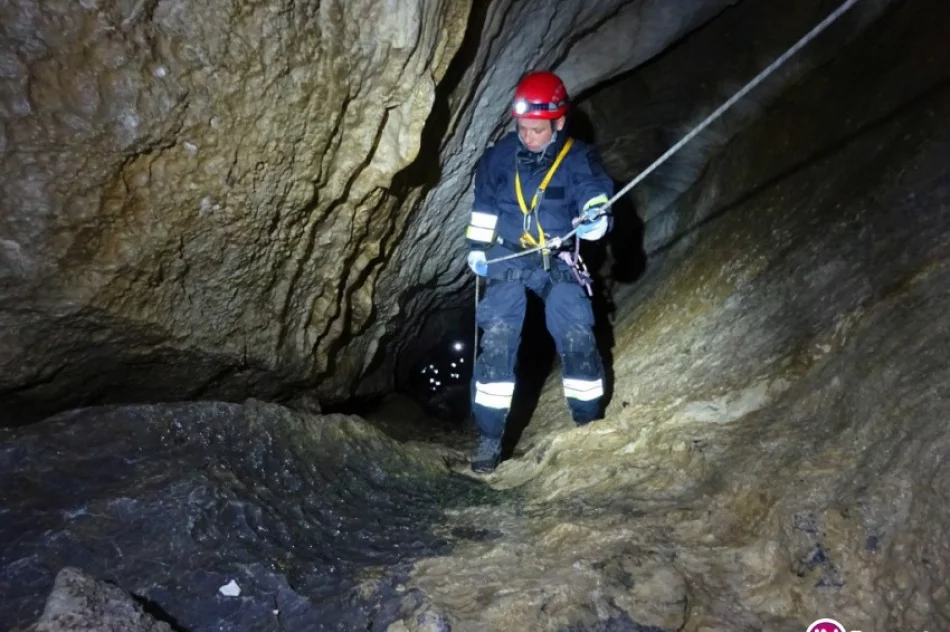 Strażacy ćwiczyli w jaskini i w górach - zdjęcie 2