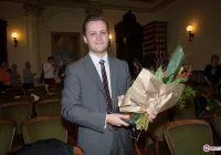 Płaci dobrze swoim pracownikom żeby samemu dobrze zarobić - zdjęcie główne