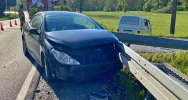 Zderzenie Peugeota i dostawczego Volkswagena - zdjęcie 3