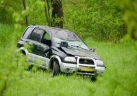 Dachowanie pojazdu na drodze krajowej - zdjęcie główne