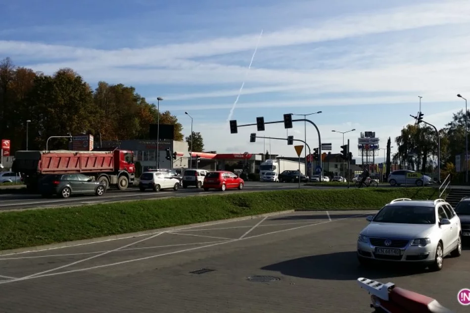 Dziwne smugi nad Nowym Sączem? To najprawdopodobniej manewry wojskowe - zdjęcie 2