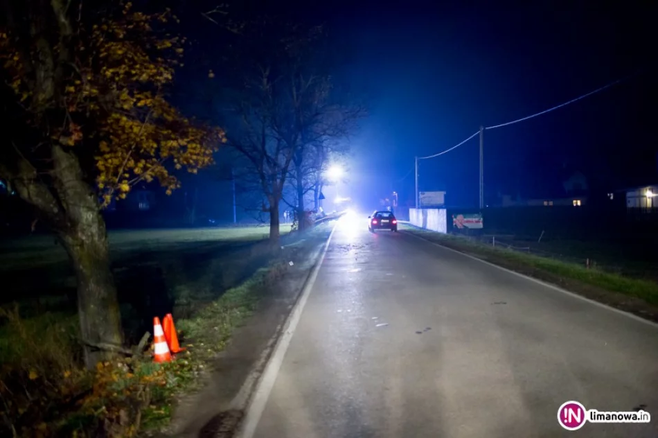 Laweta uderzyła w drzewo, kierowca chciał ominąć pijanego pieszego (video) - zdjęcie 4