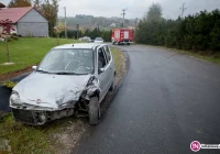 65-latka sprawczynią zderzenia samochodów - straciła panowanie nad autem - zdjęcie główne