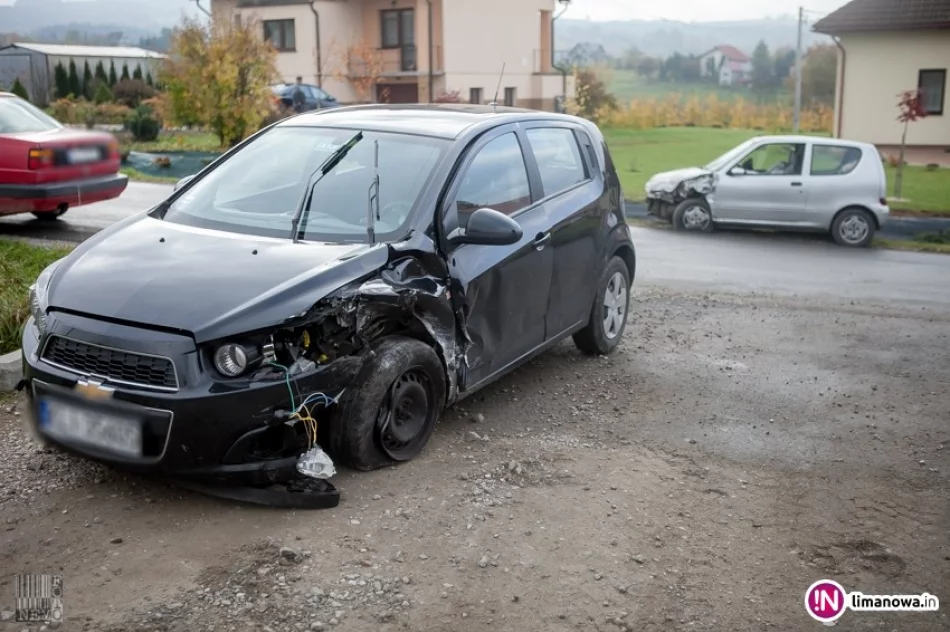 65-latka sprawczynią zderzenia samochodów - straciła panowanie nad autem - zdjęcie 2