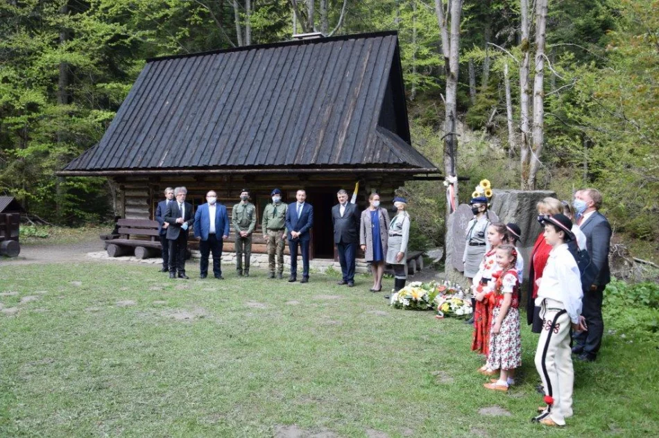 Samorządowcy złożyli hołd św. Janowi Pawłowi II - zdjęcie 4