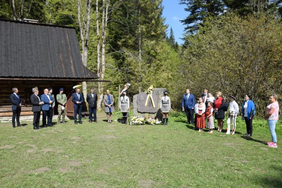 Samorządowcy złożyli hołd św. Janowi Pawłowi II - zdjęcie 6
