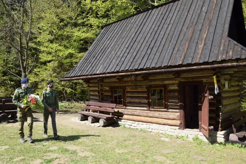 Samorządowcy złożyli hołd św. Janowi Pawłowi II - zdjęcie 8