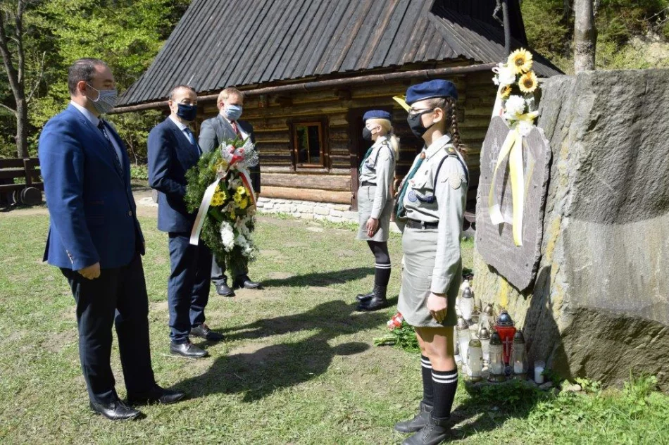 Samorządowcy złożyli hołd św. Janowi Pawłowi II - zdjęcie 13