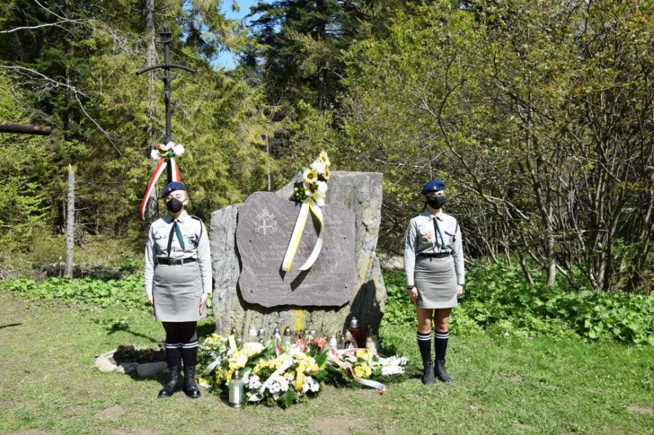Samorządowcy złożyli hołd św. Janowi Pawłowi II - zdjęcie 15