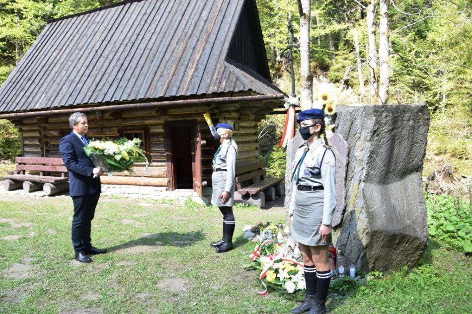 Samorządowcy złożyli hołd św. Janowi Pawłowi II - zdjęcie 16