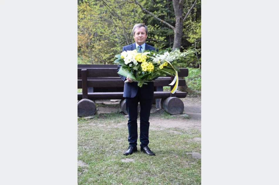 Samorządowcy złożyli hołd św. Janowi Pawłowi II - zdjęcie 17