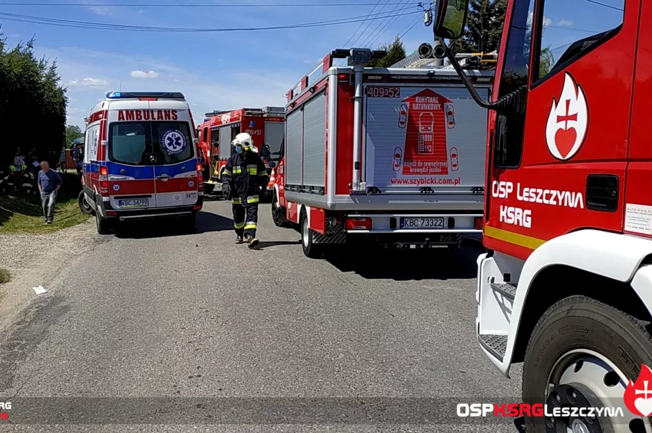Groźnie wyglądające zderzenie z kursowym autobusem. Jedna osoba trafiła do szpitala - zdjęcie 5