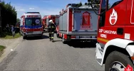 Groźnie wyglądające zderzenie z kursowym autobusem. Jedna osoba trafiła do szpitala - zdjęcie 5