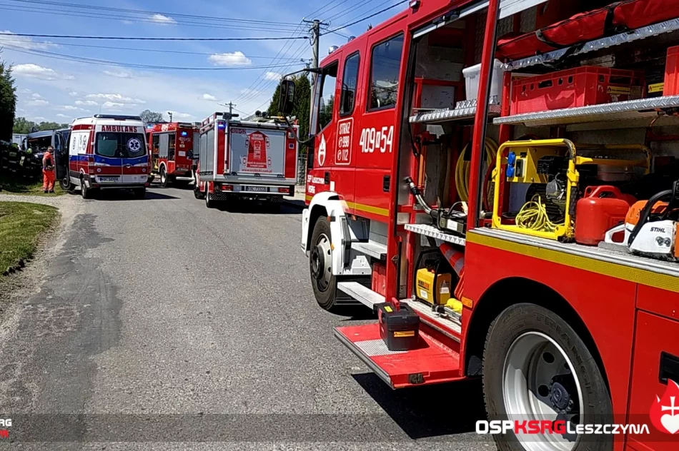 Groźnie wyglądające zderzenie z kursowym autobusem. Jedna osoba trafiła do szpitala - zdjęcie 10