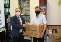 Kolejny sprzęt komputerowy do zdalnej nauki trafi do najbardziej potrzebujących uczniów - zdjęcie główne