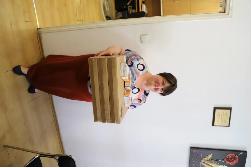 Kolejny sprzęt komputerowy do zdalnej nauki trafi do najbardziej potrzebujących uczniów - zdjęcie 7