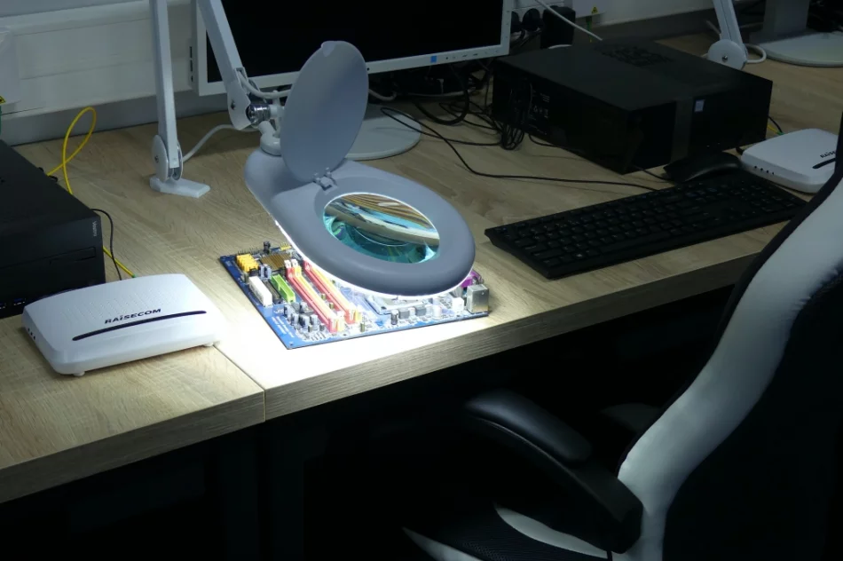 Nowa specjalistyczna pracownia informatyczna w „Mechaniku” - zdjęcie 6