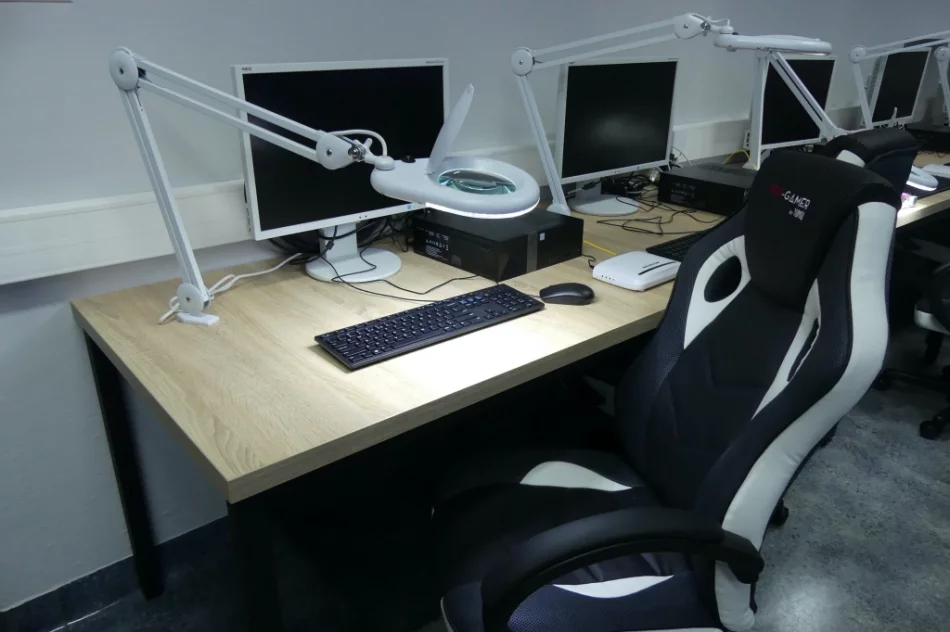 Nowa specjalistyczna pracownia informatyczna w „Mechaniku” - zdjęcie 7