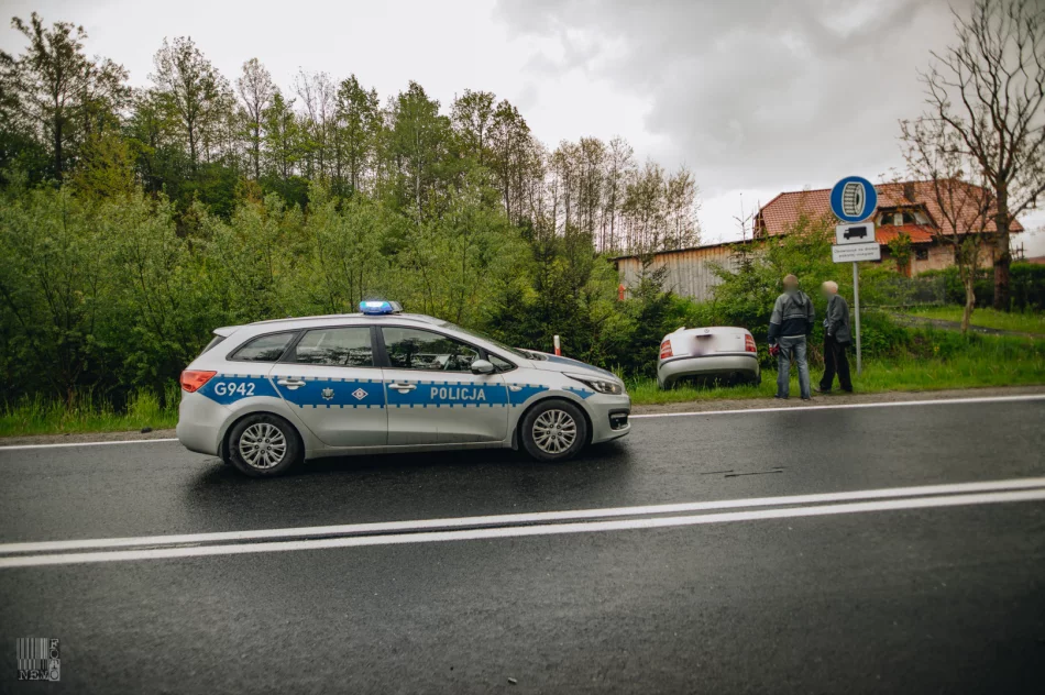 Dwa pojazdy zderzyły się na DK 28 - zdjęcie 11