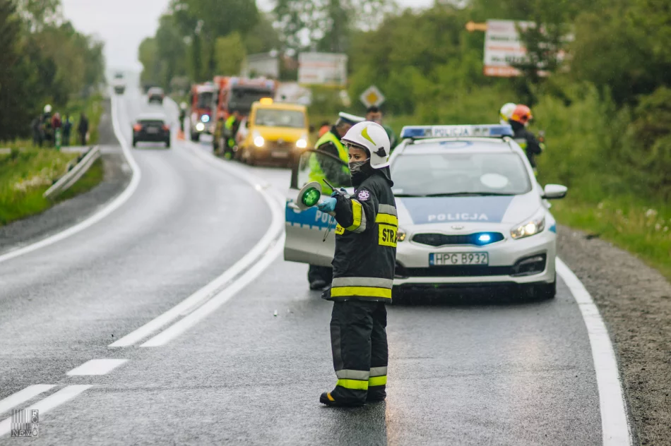 Dwa pojazdy zderzyły się na DK 28 - zdjęcie 13