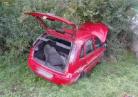 Zabrzeż - kolejne auto wypadło z drogi - zdjęcie główne